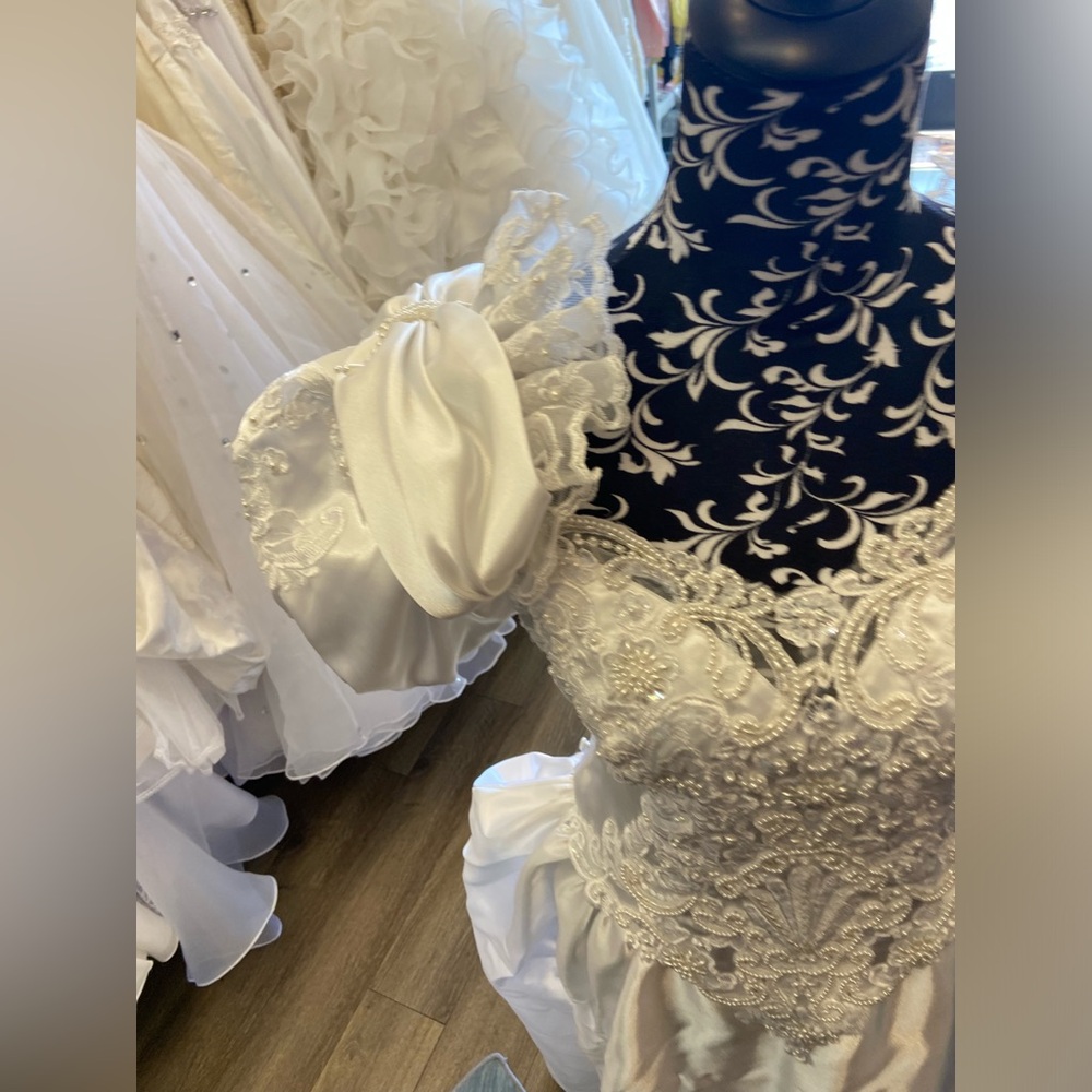 Vintage Bridal Originals Wedding Gown - Picture 3 of 12